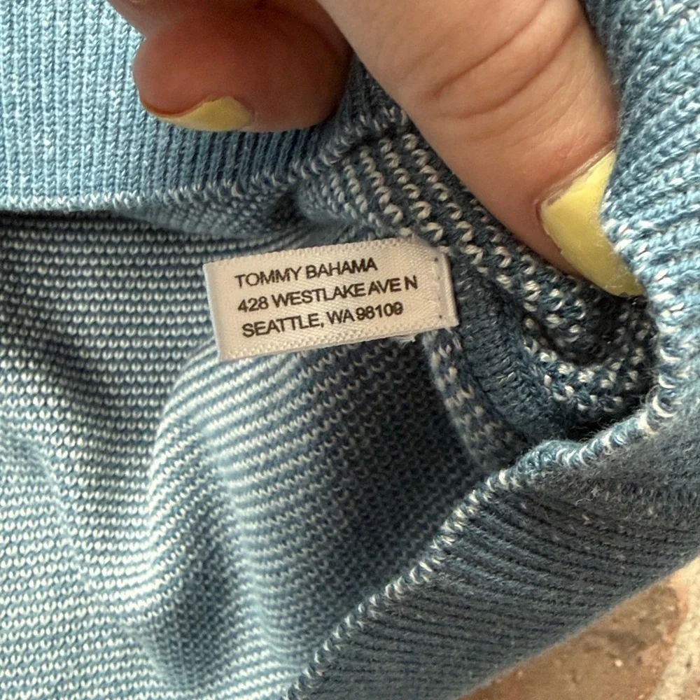 Tommy Bahama Men’s Silk Cotton V-Neck Top